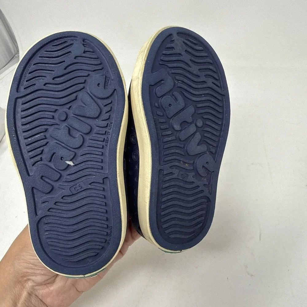 Native Jefferson SlipOn Shoes Size  C 5 Toddler Kids Navy Blue Summer Water Play